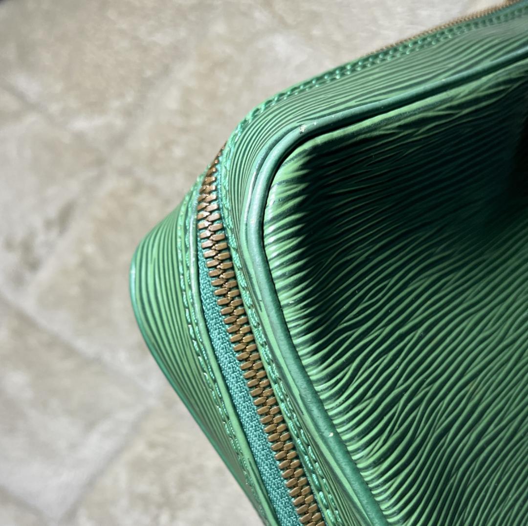 Louis Vuitton エピレザー ビジネスバッグ グリーン