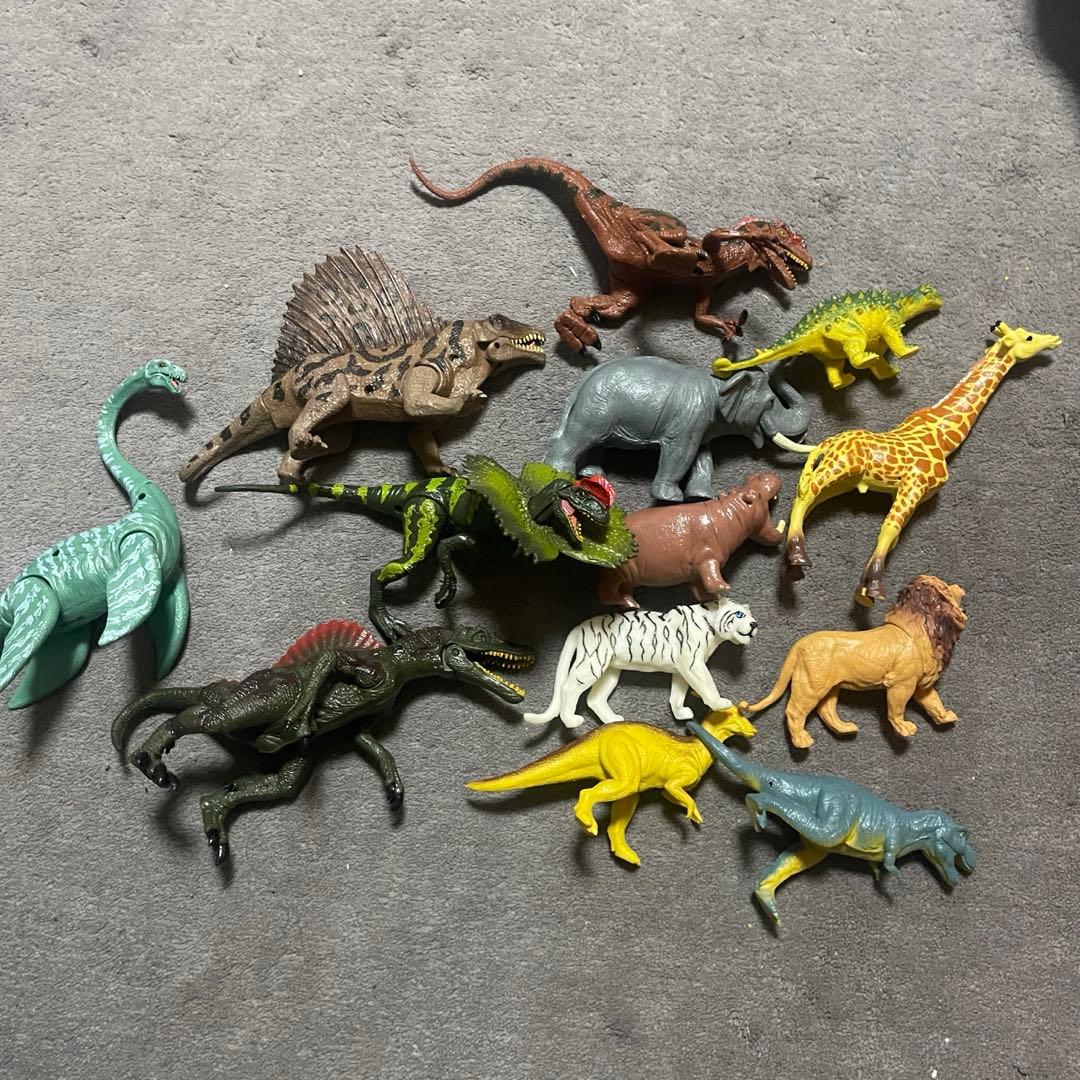 恐竜と動物のフィギュアセット - メルカリ