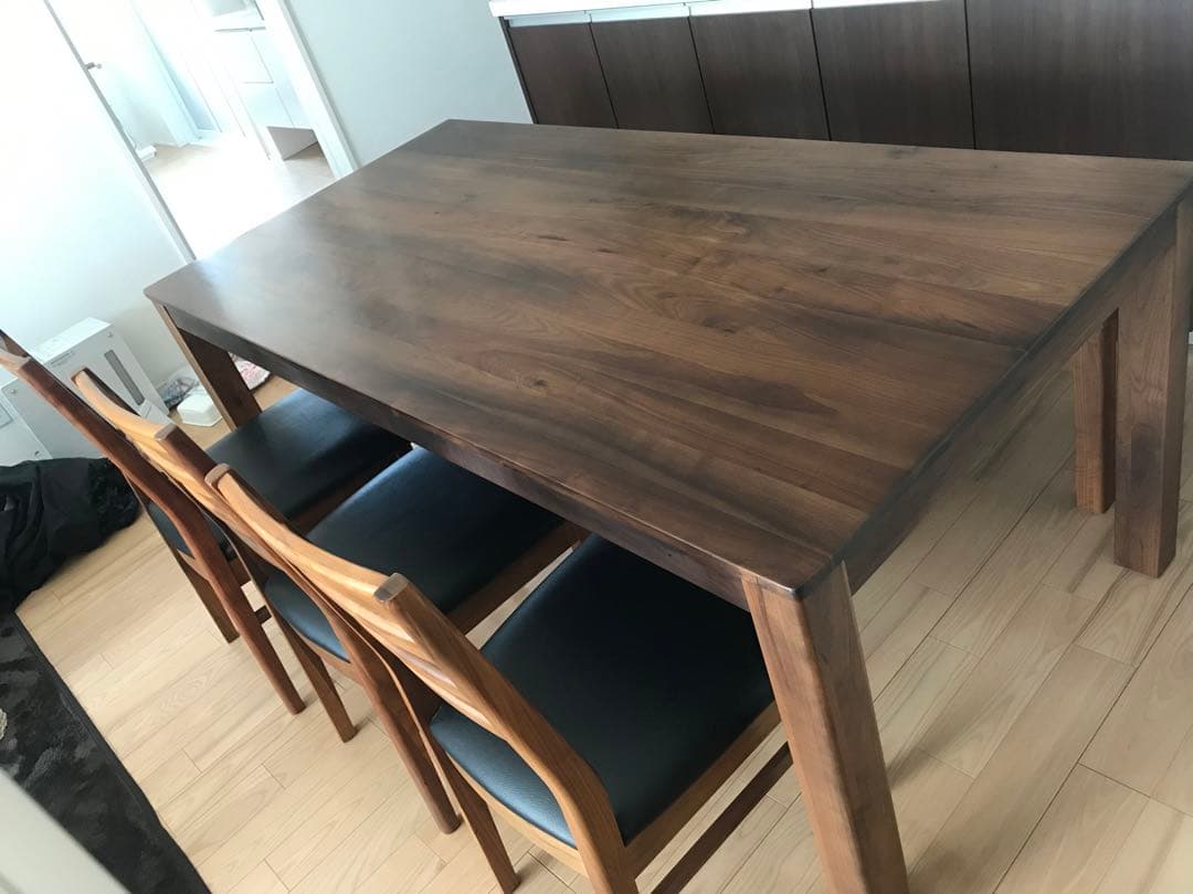 xorrrxoです。東京インテリア　木製ダイニングテーブルのみ