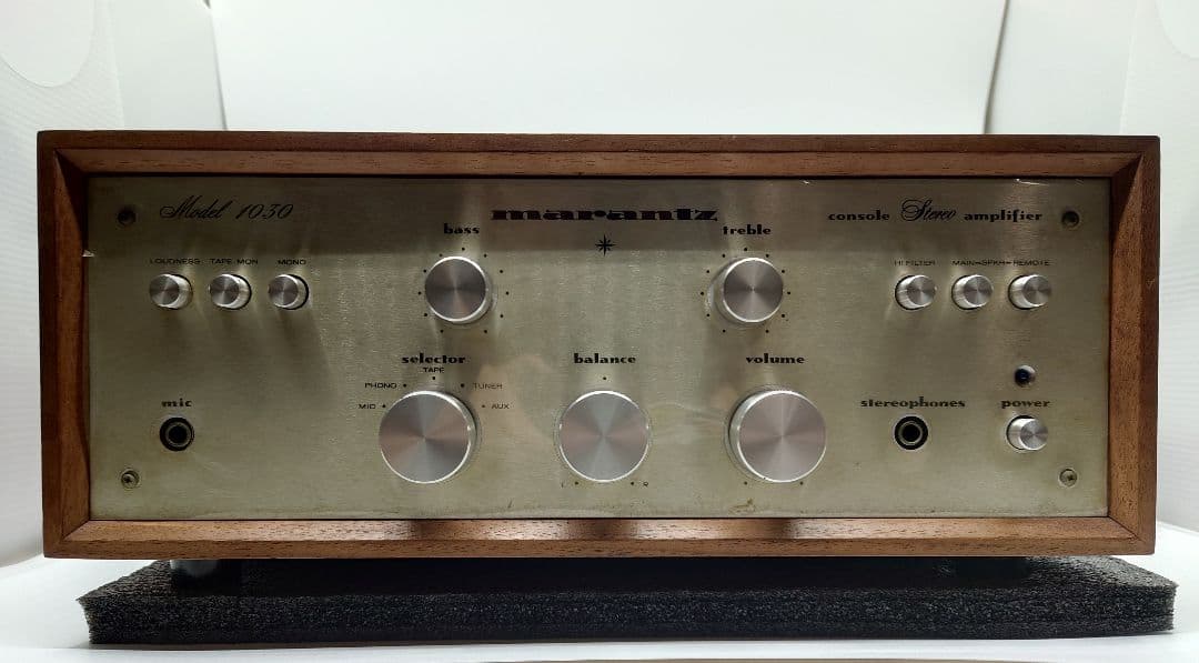 marantz Model 1030 プリメインアンプ 純正ウッドケース付き marantz Model 1030 プリメインアンプ 純正ウッドケース付き