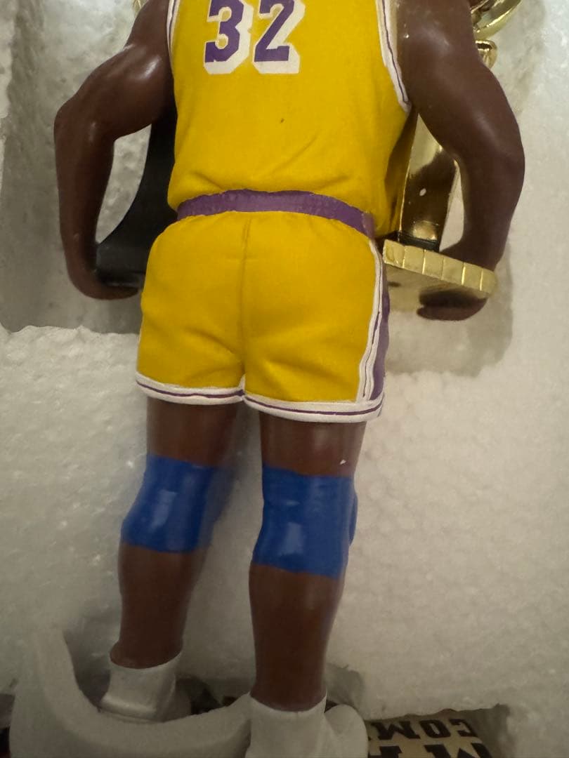 ロサンゼルス・レイカーズ フィギュア マジック・ジョンソン32番