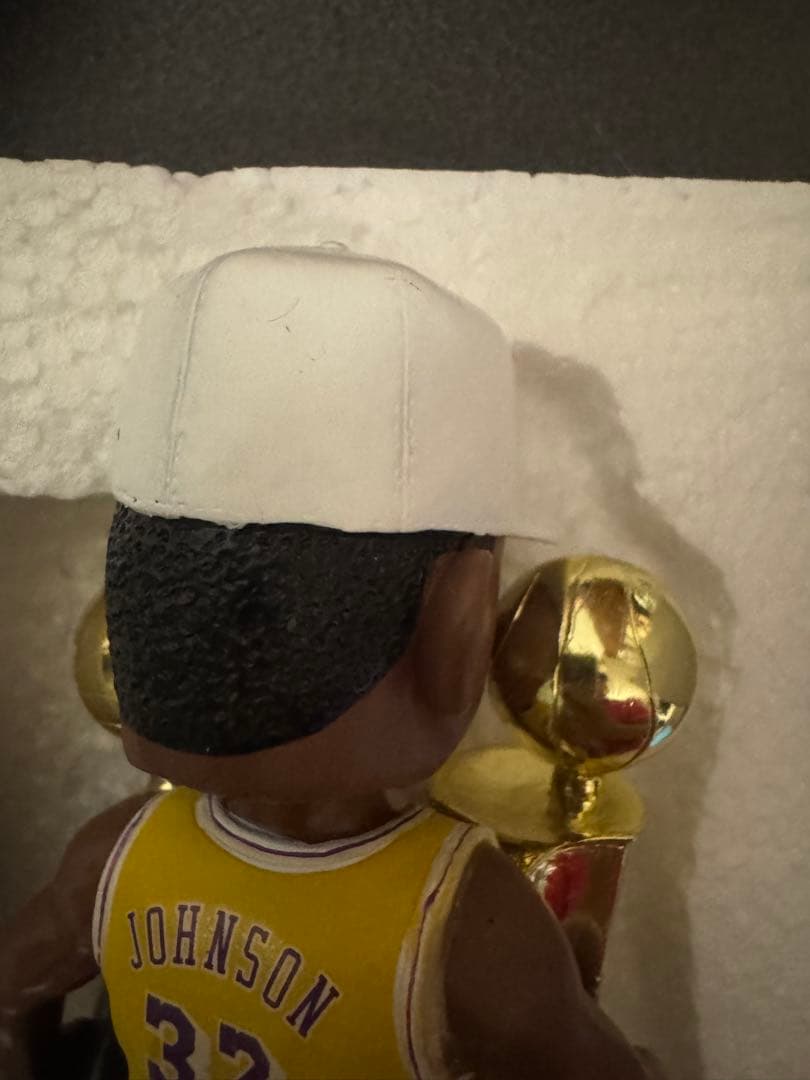 ロサンゼルス・レイカーズ フィギュア マジック・ジョンソン32番