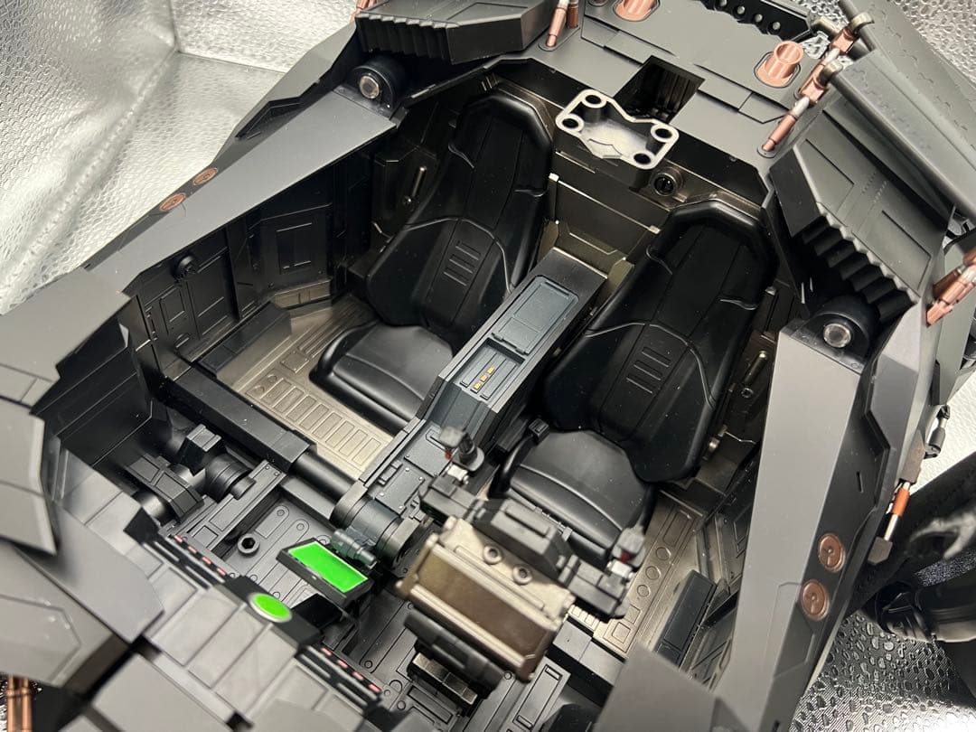 1/12 バットモービル とバットマンフィギュアキットの完成品(LED電飾)