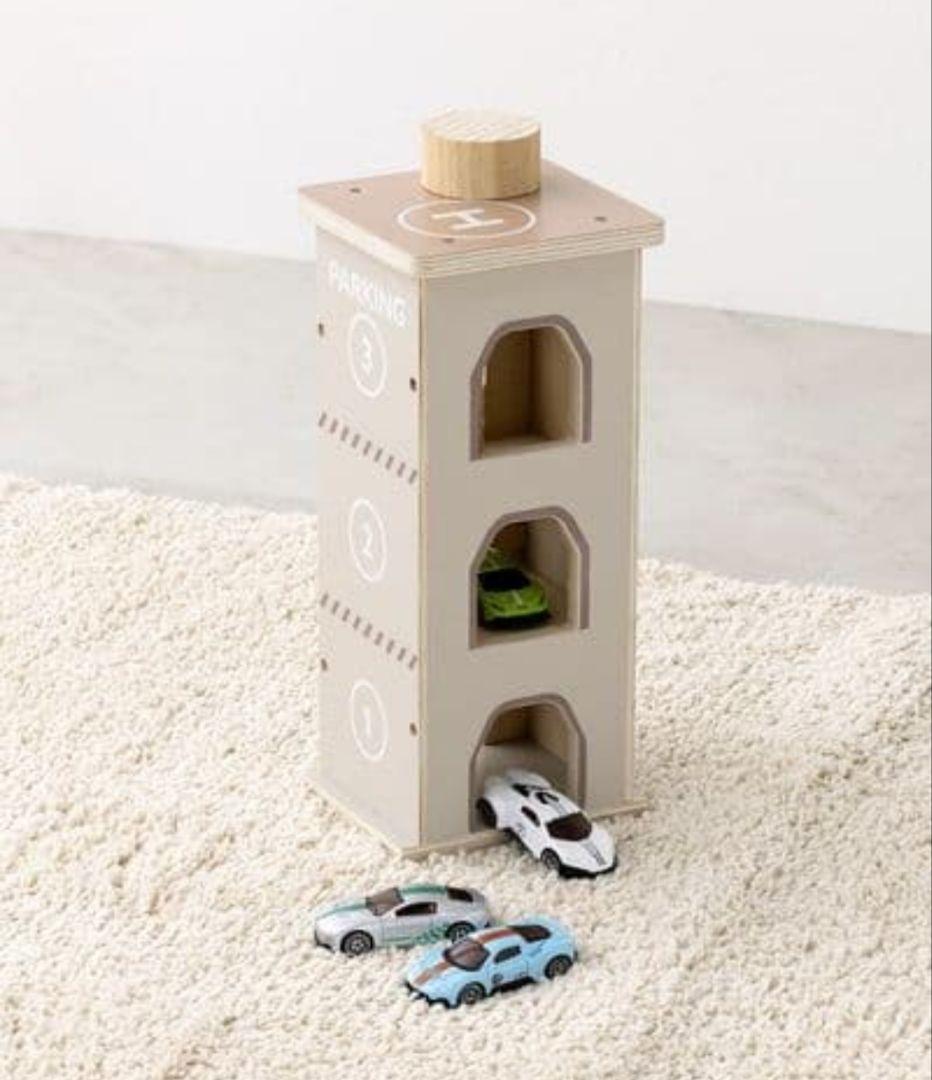 みーぷう様【新品未開封】3COINS ミニカー立体駐車場　エレベーター三点セット