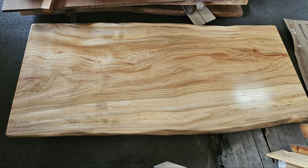 y*i様 楠　一枚板　ダイニング　テーブル　高級　おしゃれ　杢　栃　座卓