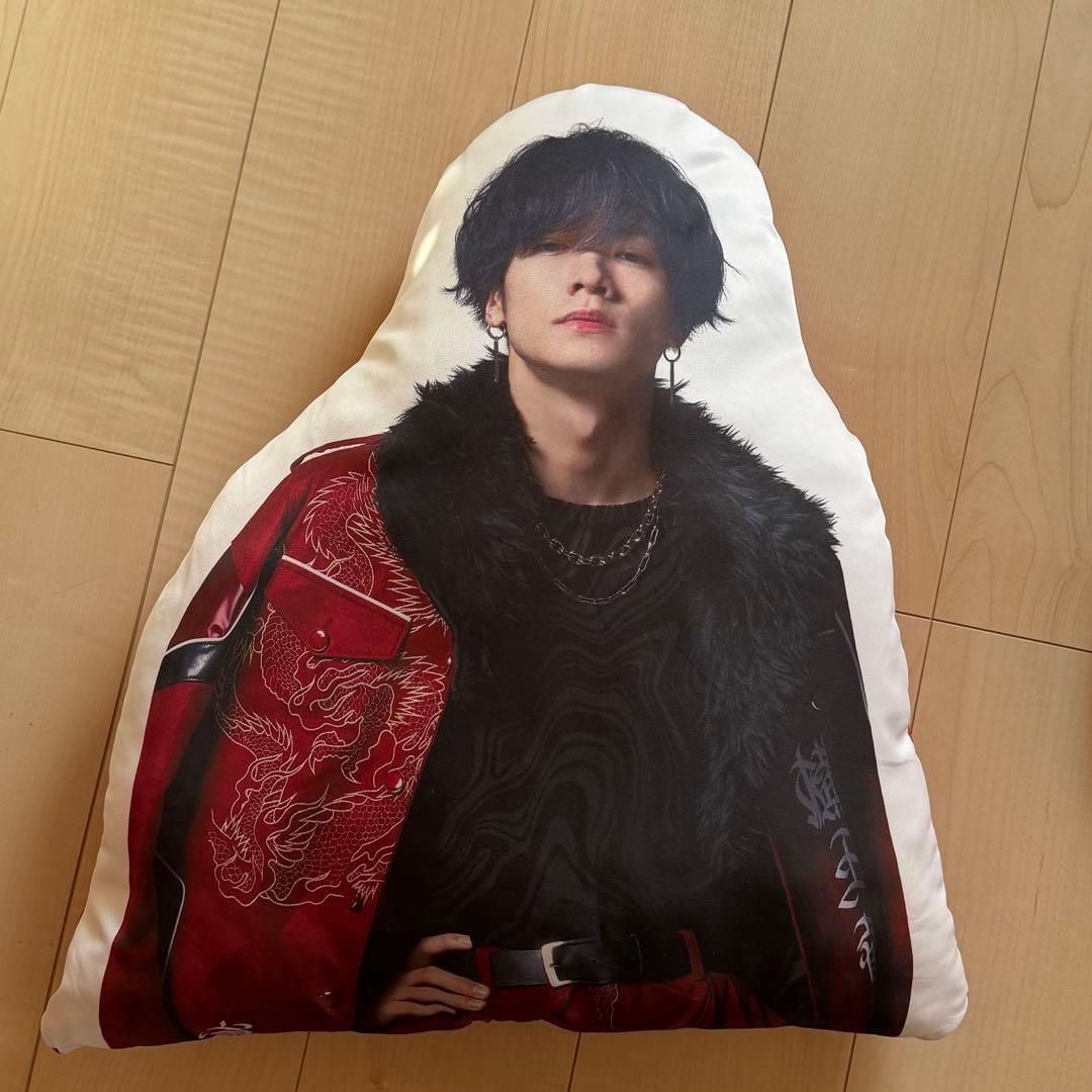 THE RAMPAGE 川村壱馬 ダイカットクッション - メルカリ