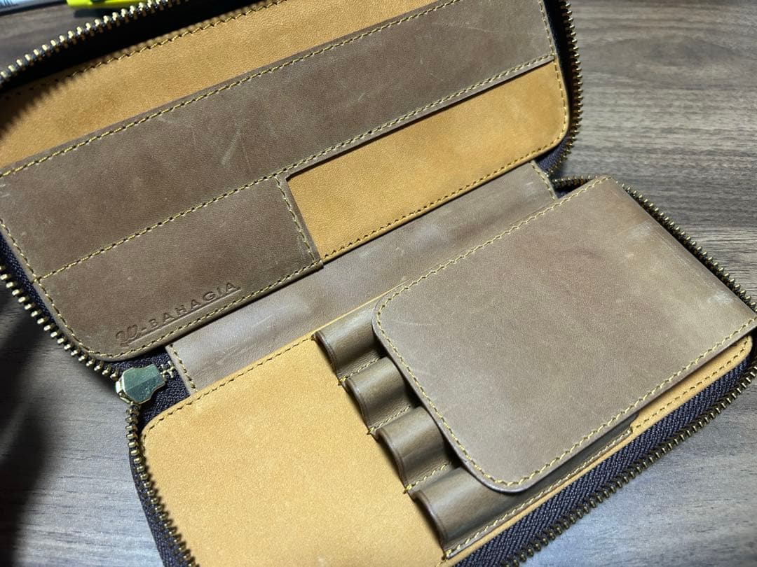 バハギアペンケース　ブラウン