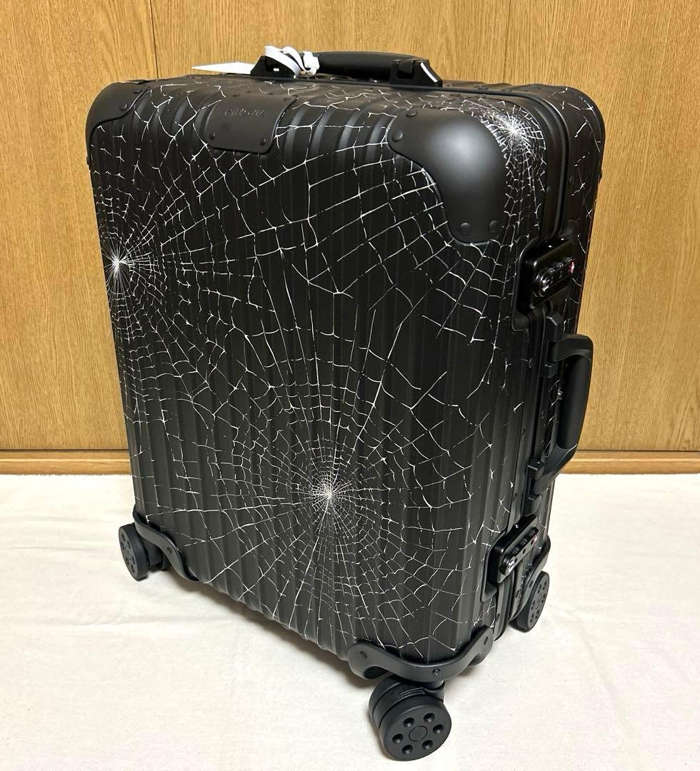 Supreme × Rimowa Cabin Plus 49.0L