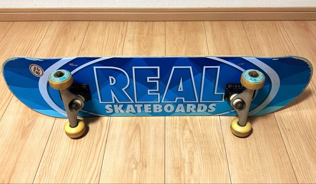 REAL 8.0インチ スケートボード コンプリートデッキ リアル