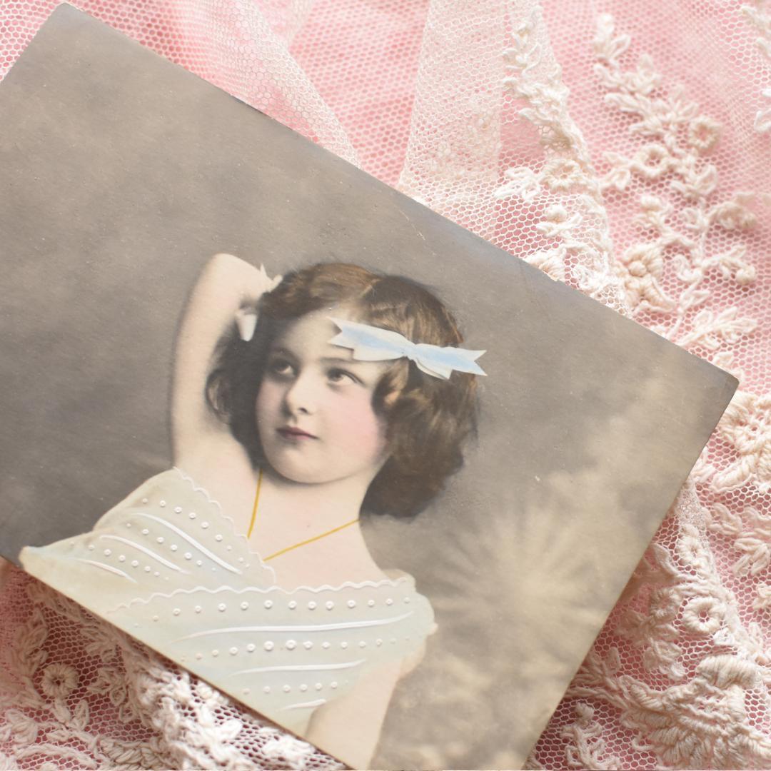 *アンティークポストカード　ヴィーナスのような妖艶な少女*