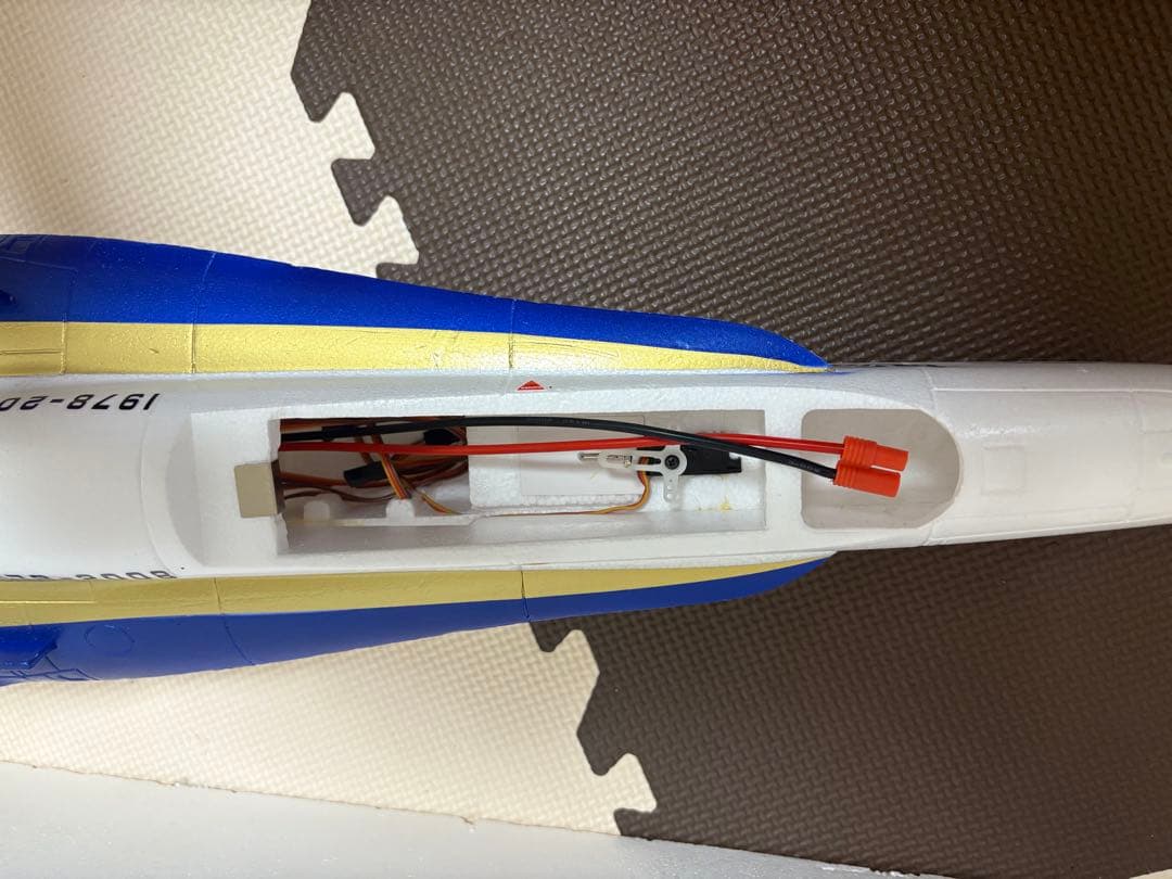 FMS 電動リモートコントロール飛行機 F-18 FIGHTER ARF 新 発売