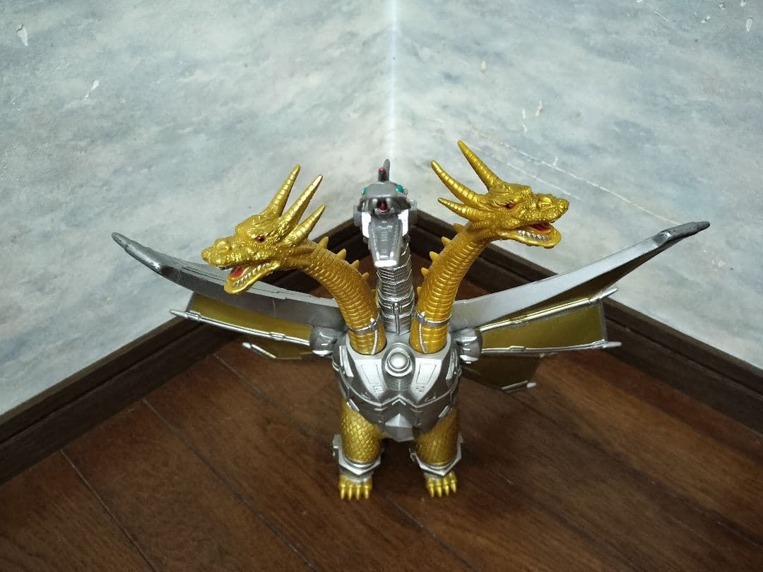 メカキングギドラ 東宝 BANDAI 1991 金色 (FOREVER版？) - メルカリ