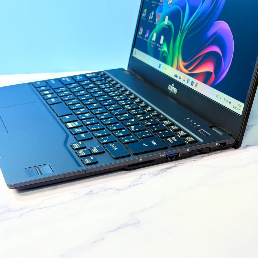 超薄型軽量！メモリ8GB・SSDで快速・指紋認証・Win11◇ノートパソコン 超