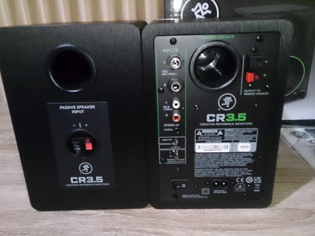 Mackie CR3.5スタジオモニター