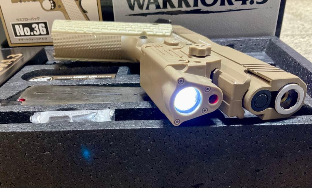 東京マルイデザートウォリアー4.3 (タクティカルライト&レーザーポインター付)