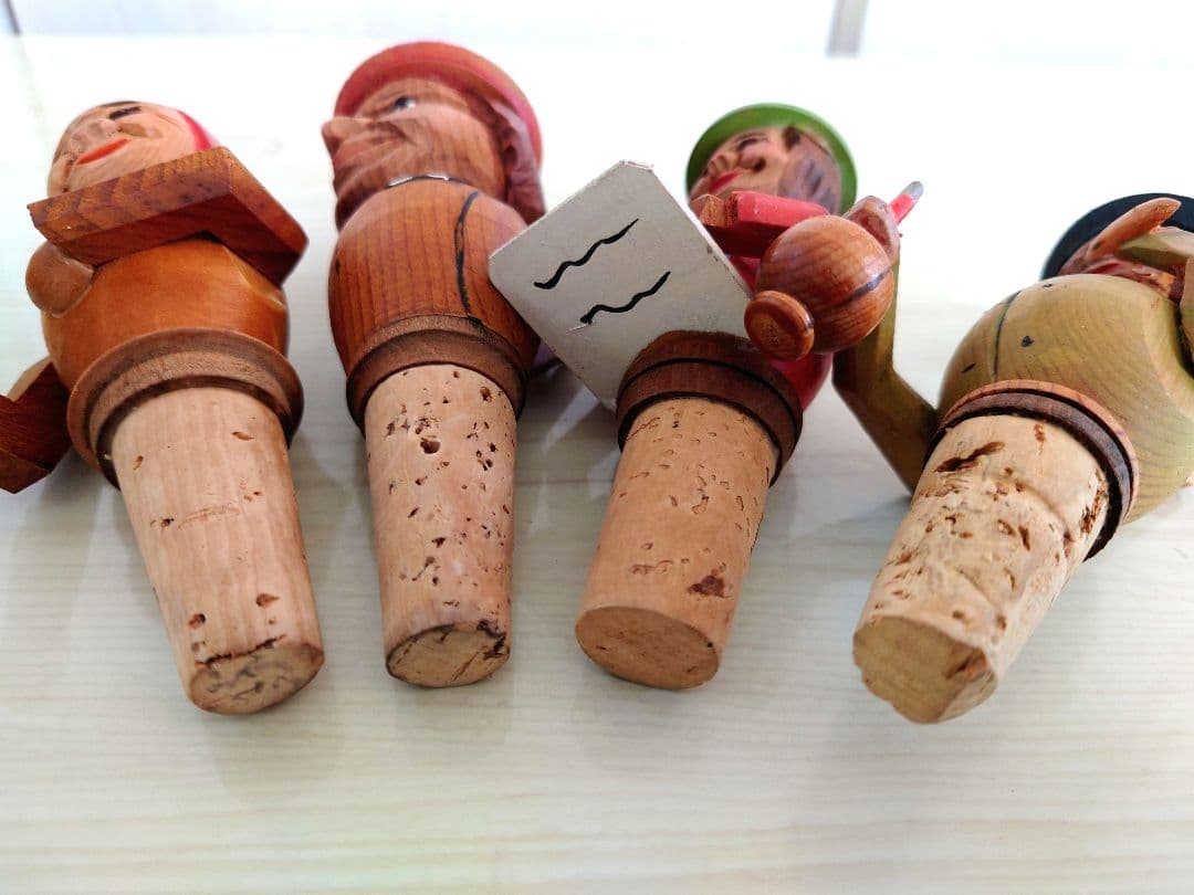 アンティーク 木彫り 人形からくり ボトルストッパー 4個 木製ワイン