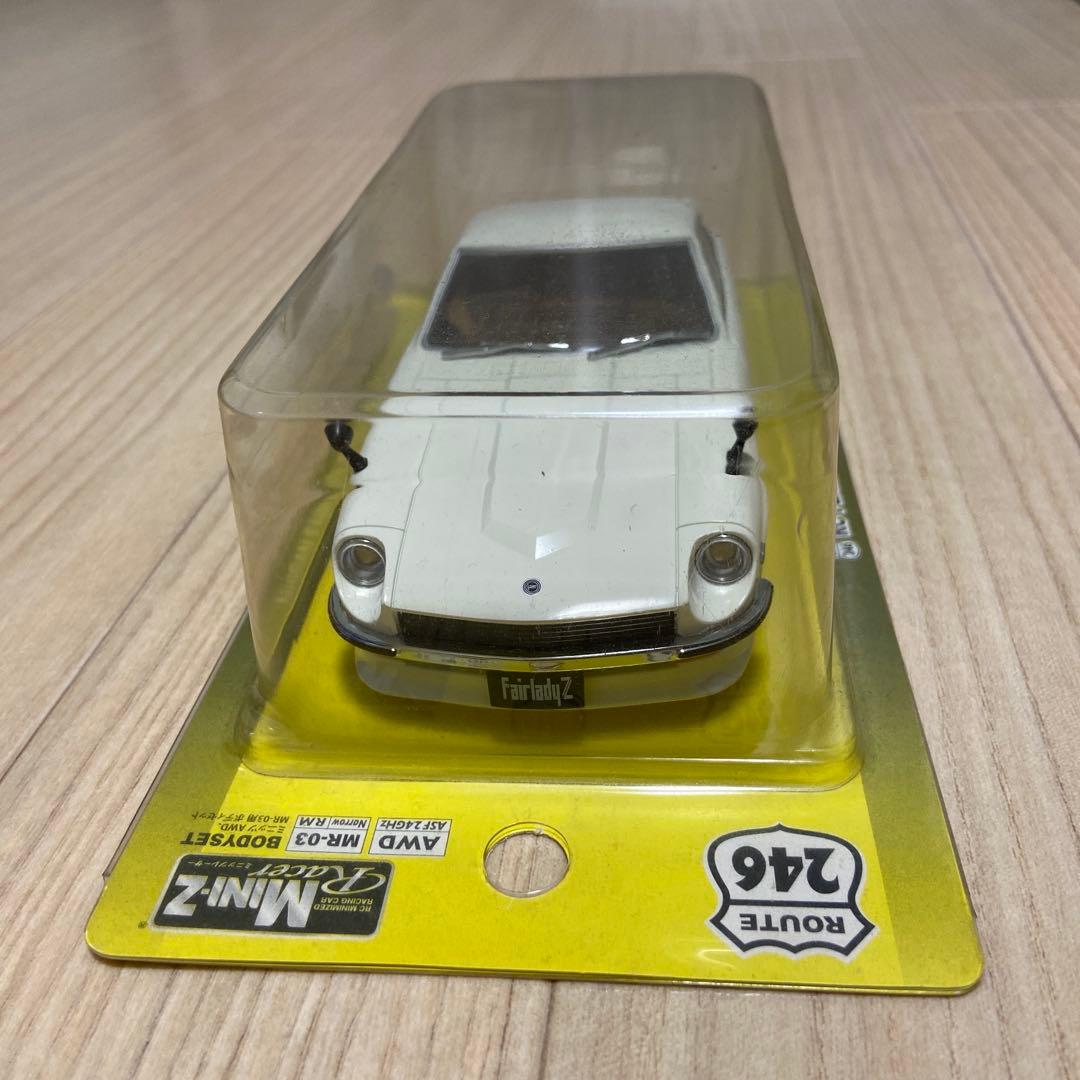 京商 ミニッツ　ボディ フェアレディＺ　白