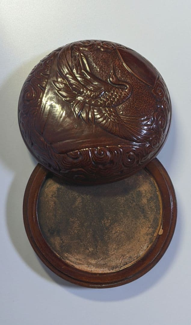 備前焼　硯　鶴模様　塗り