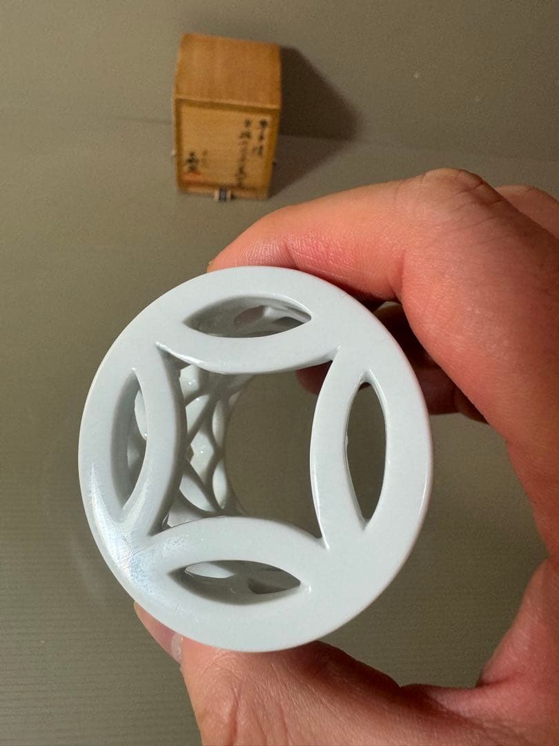 2774 茶道具平戸焼 横石嘉助 平戸白磁七宝透 蓋置 共箱 未使用 - メルカリ