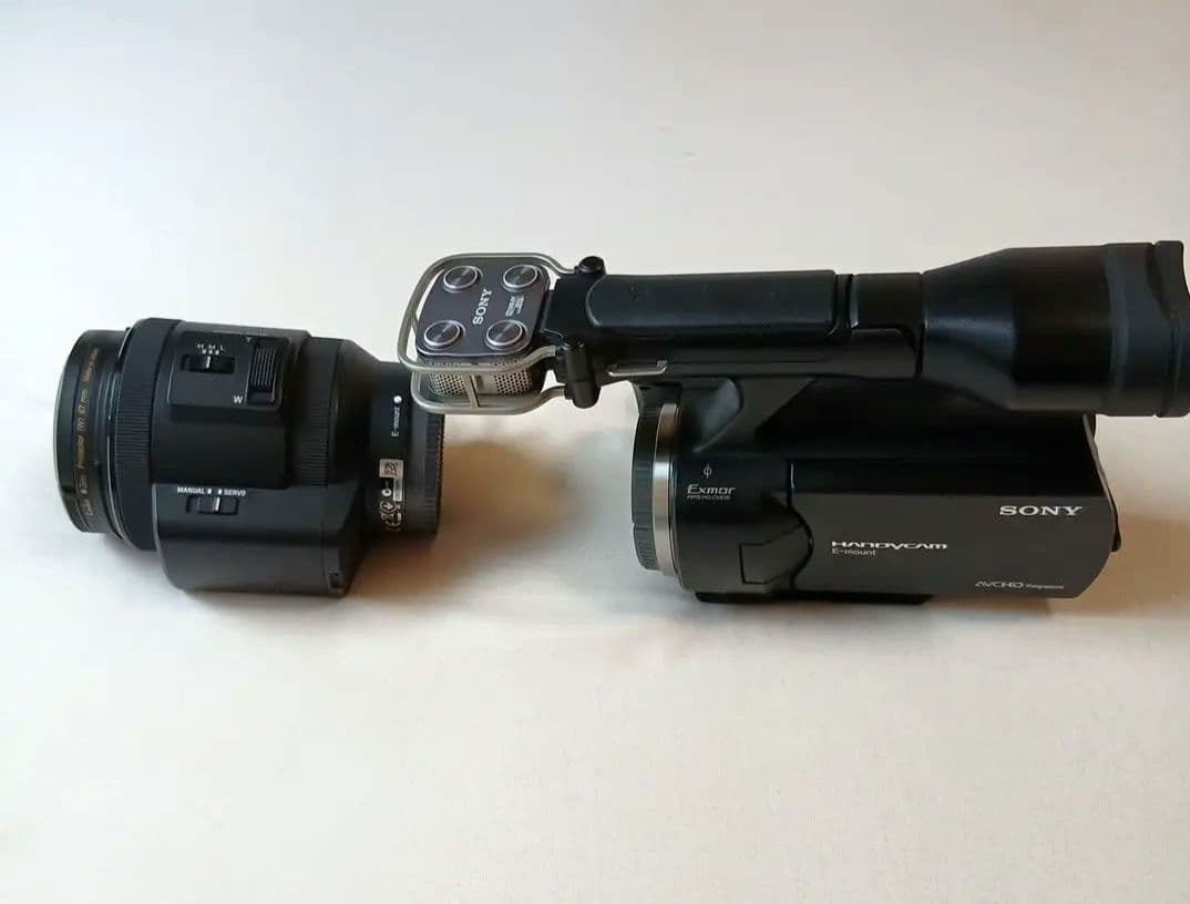 SONY レンズ交換式ビデオカメラ　NEX-VG30H　パワーズームレンズ付き