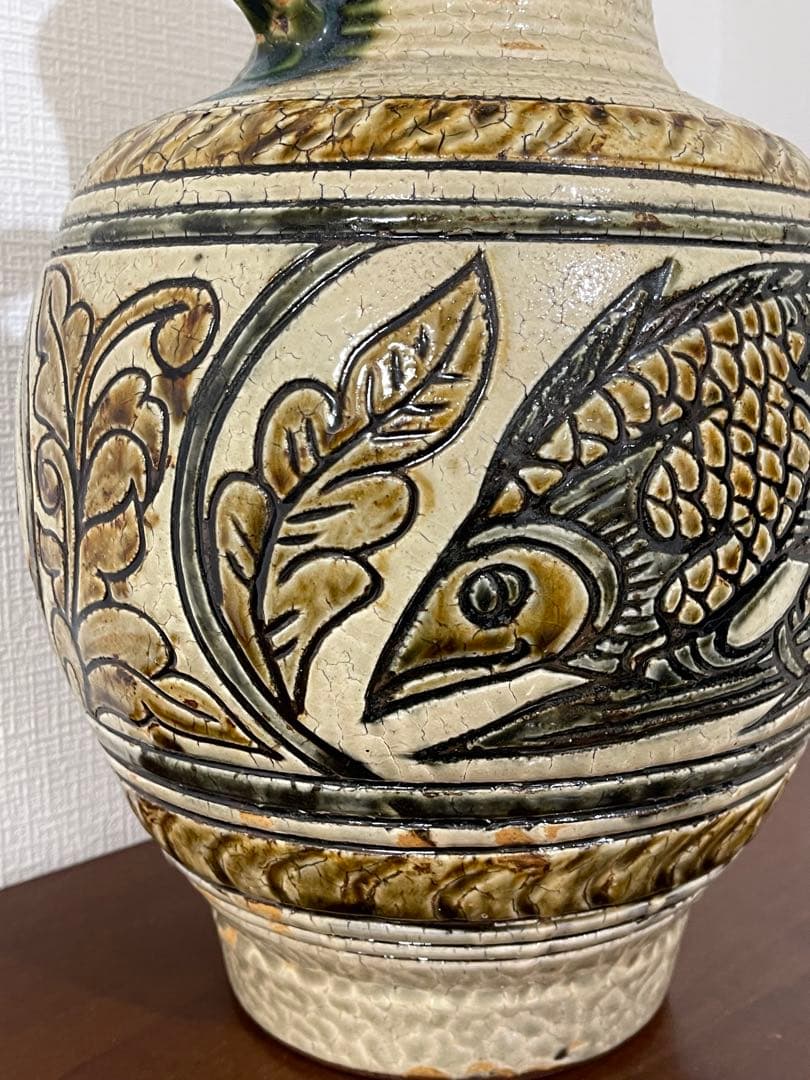 宮城智】高さ38センチ金城次郎の娘婿 線彫魚紋花瓶