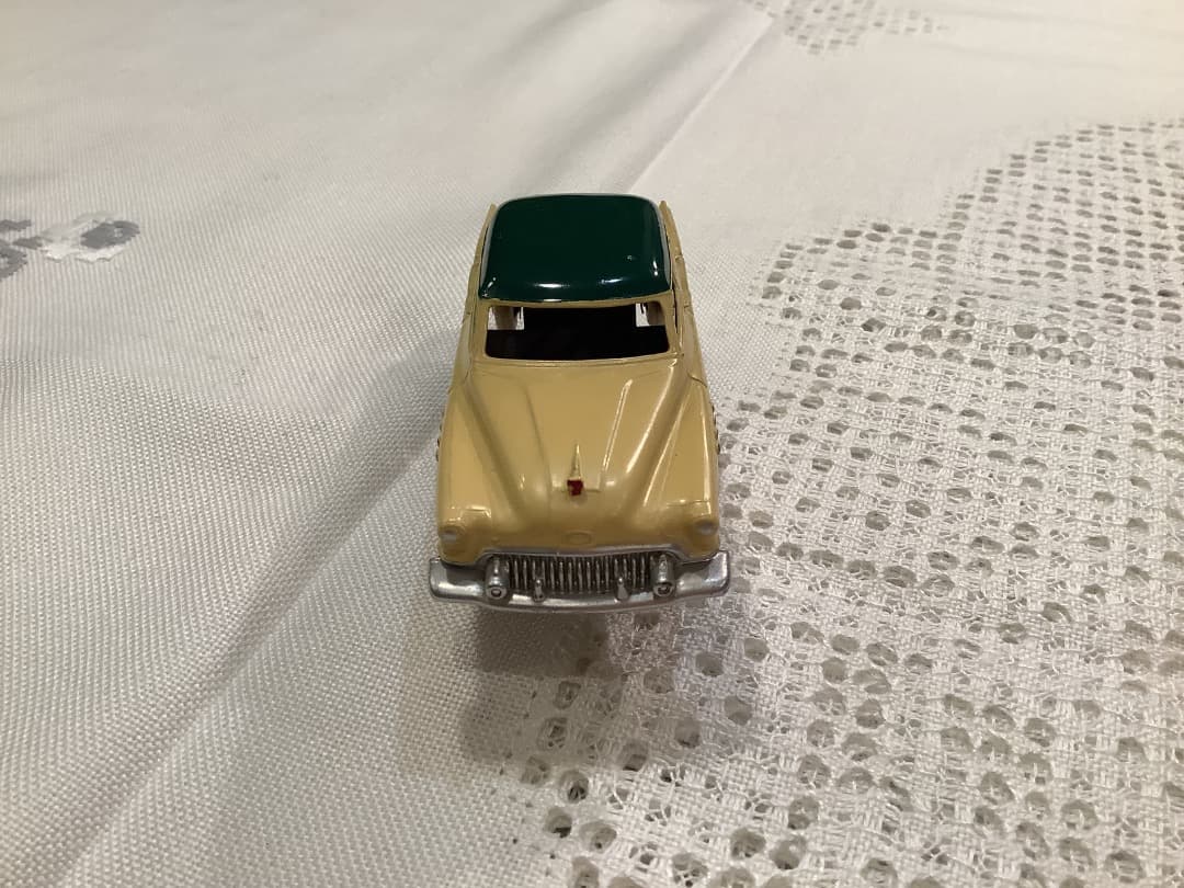 美品レア　DINKY TOYS BUICK ROADMASTER ミニカー