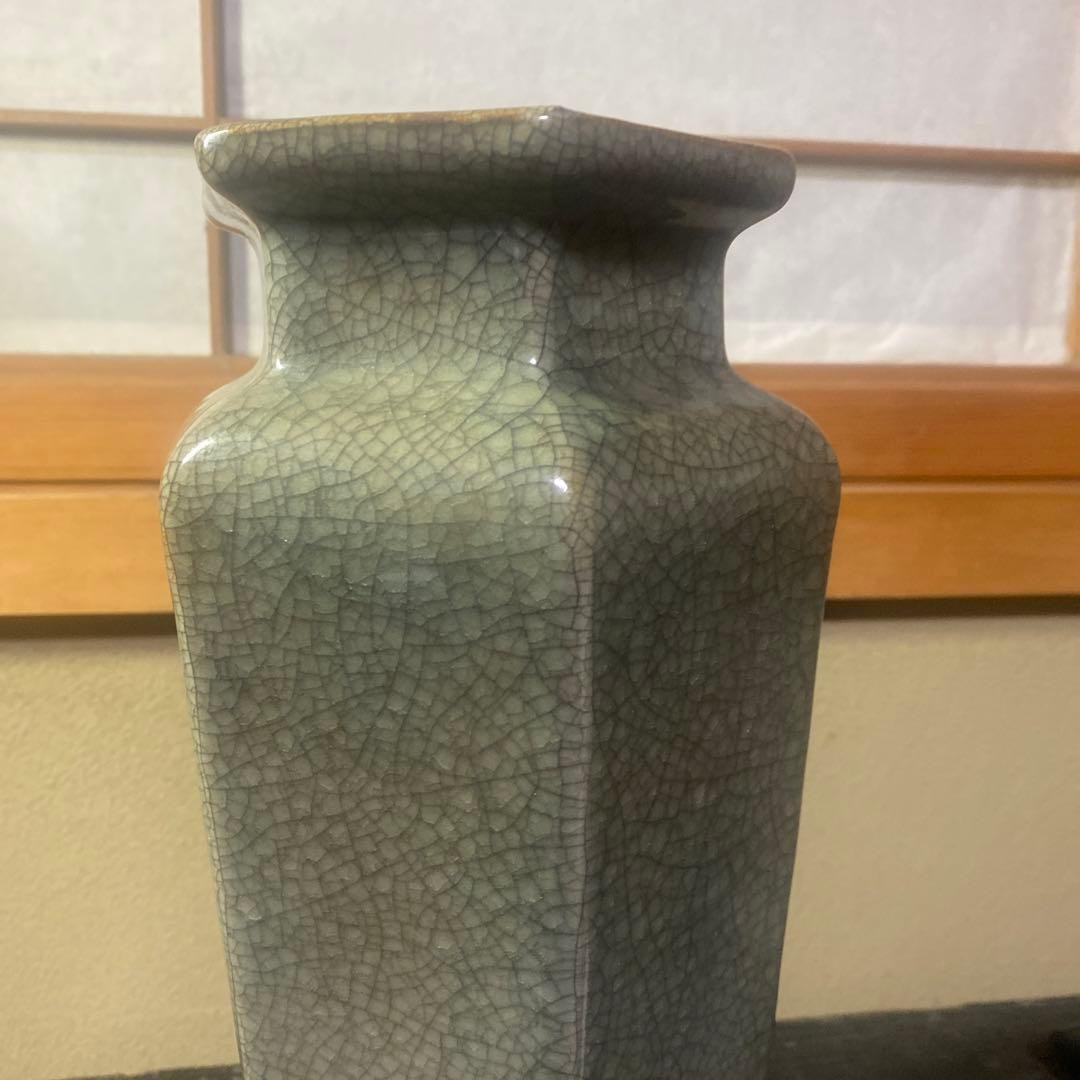 中国古玩　青磁ヒビ焼面取り花瓶【中】
