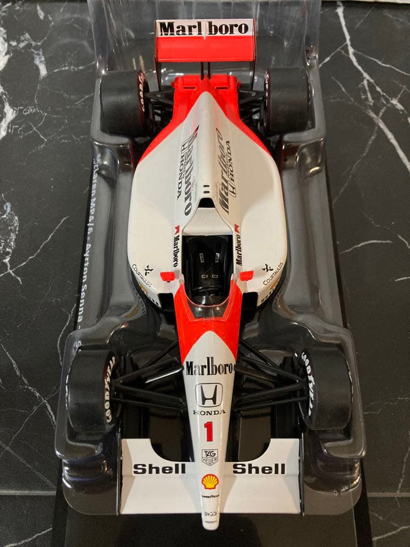 日本未発売　マルボロ仕様 ビッグスケールF1コレクション　マクラーレンMP4/6