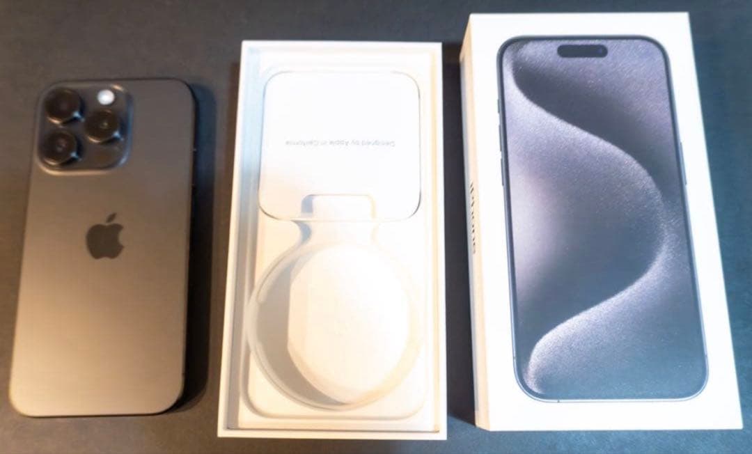 美品iPhone15Pro ブラックチタニウム256GB本体 カバー フィルム付