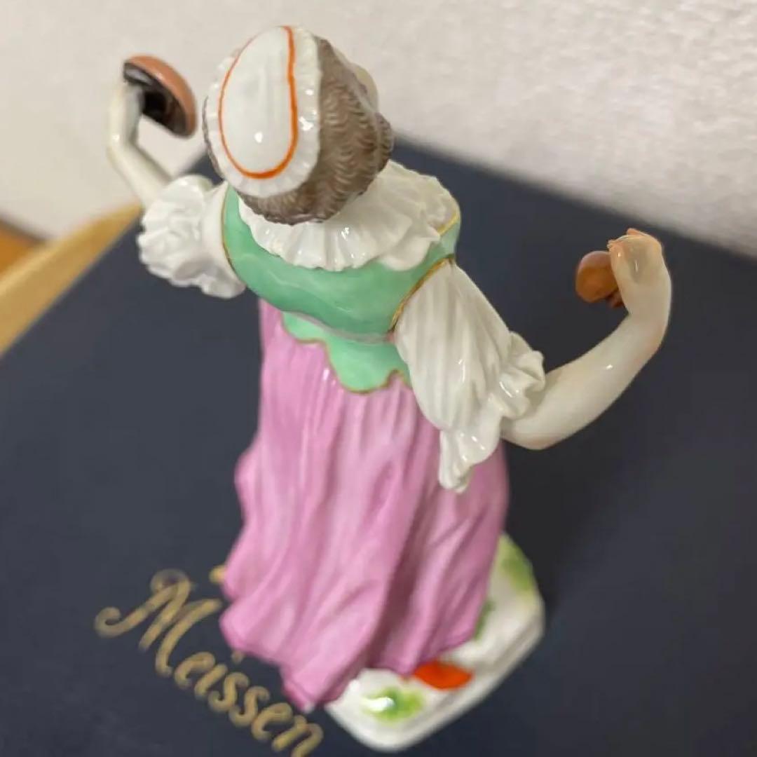 ケンドラー・コロンビーヌ・１４cm・左手の一部に綺麗な修復があります・マイセン・