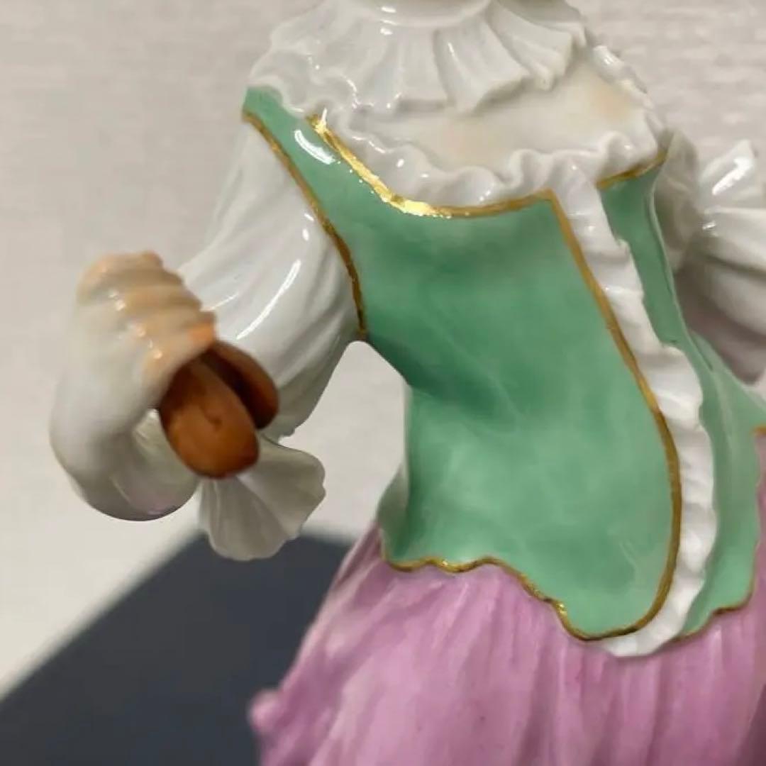 ケンドラー・コロンビーヌ・１４cm・左手の一部に綺麗な修復があります・マイセン・