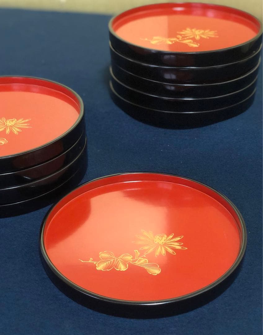 《レ》黒内朱 沈金菊図 丸盆10客 木製漆器 251125え6