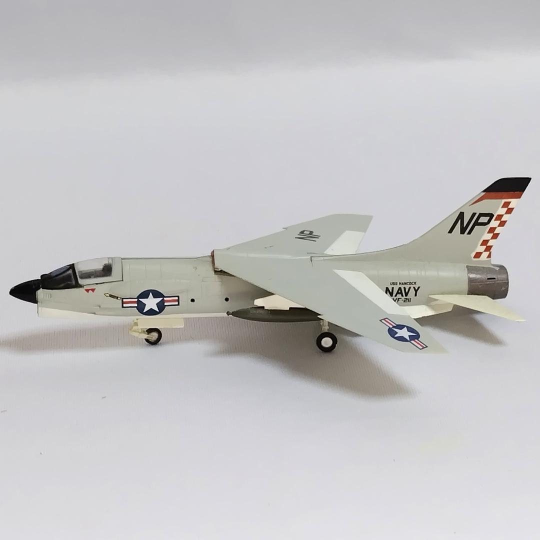 カフェレオ JWings F-8E クルーセイダー 戦闘機プラモデル ベトナム