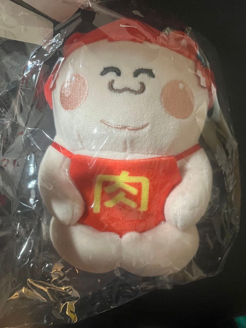 デブかるび カラビナ付き ぬいぐるみ(小)肉太郎VER. 赤見かるび - メルカリ