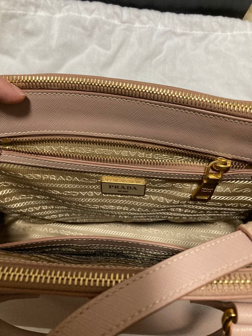 新品PRADA ベージュ トートバッグ PRADA(プラダ) トートバッグ