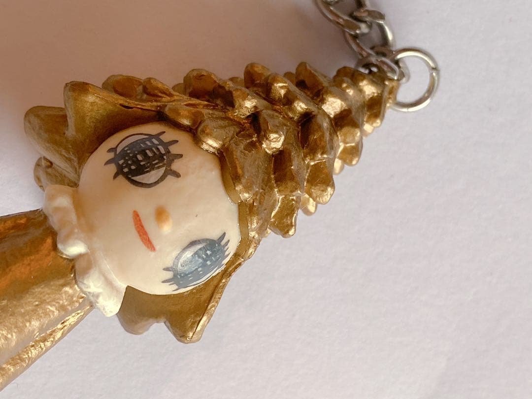 奈良美智 森ガール キーホルダー 横浜美術館 ゴールド 金