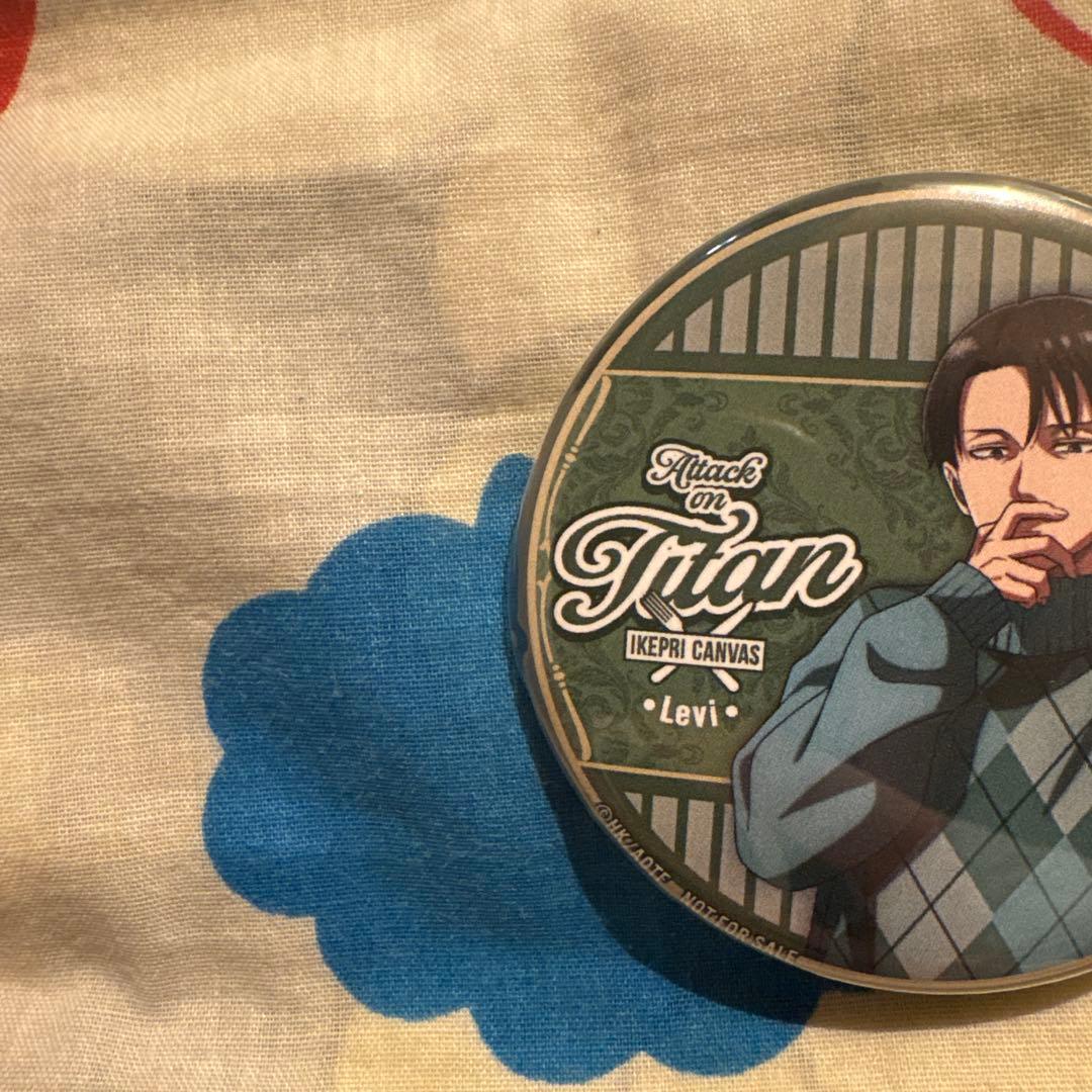進撃の巨人 プリンスホテル フード・スイーツ特典 描き下ろし缶バッジ リヴァイ