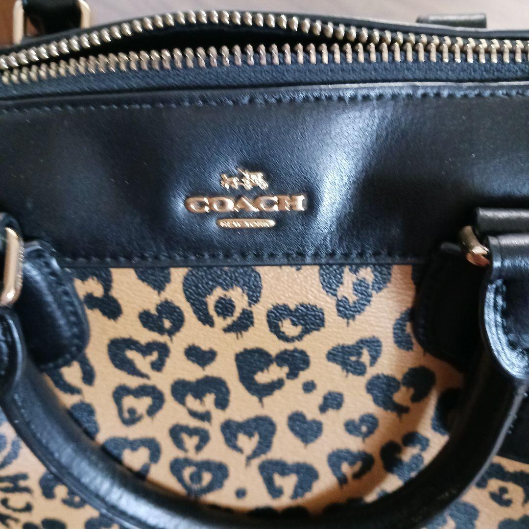COACH ハートヒョウ柄 ショルダーバッグ