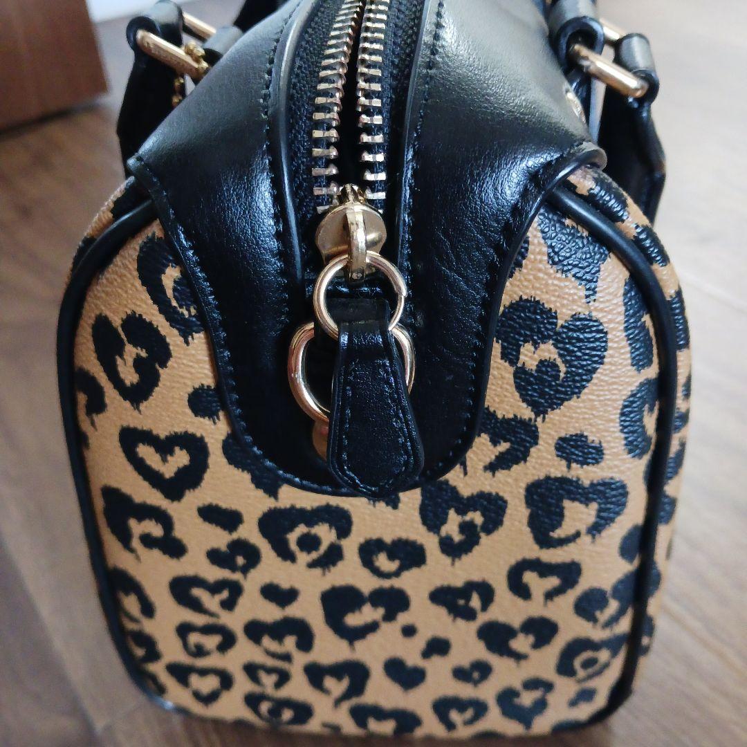 COACH ハートヒョウ柄 ショルダーバッグ