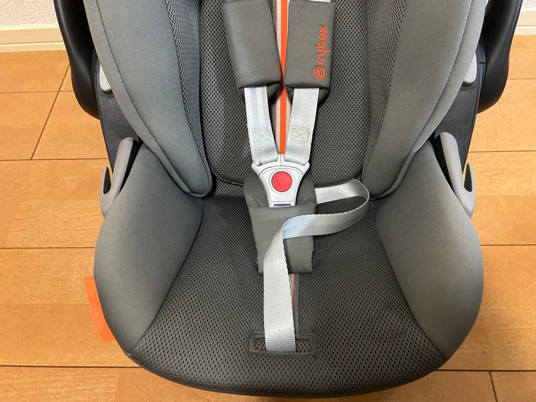 Cybex cloud g i-size サイベックス　ベビーシート