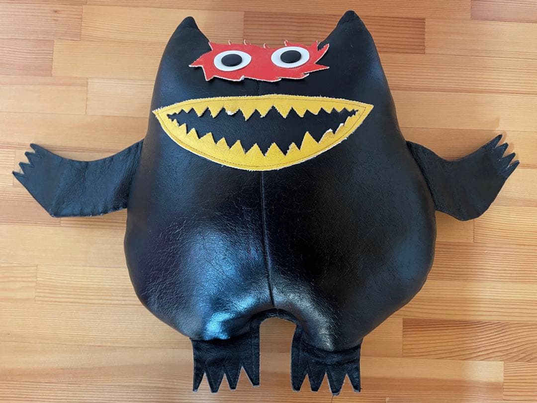 ナウガモンスター　Naugahyde Original 