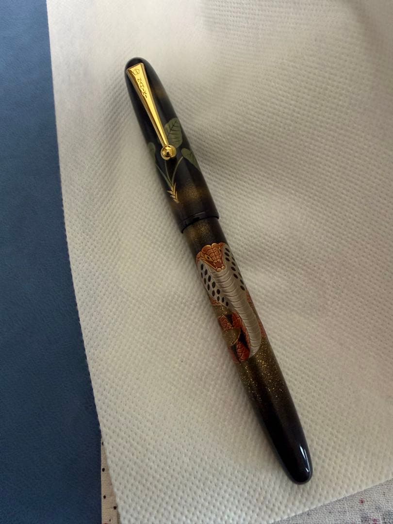 NAMIKI蒔絵万年筆、コブラ Namiki ナミキ 18Kｰ750 ユカリコレクション 蒔絵 キングコブラ 万年筆