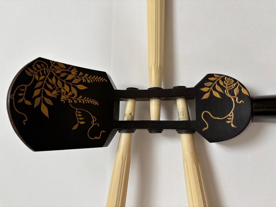 三味線 細棹 紅木 綾杉胴 金 K9 K18 ケース付き 津軽紅木金細三味線