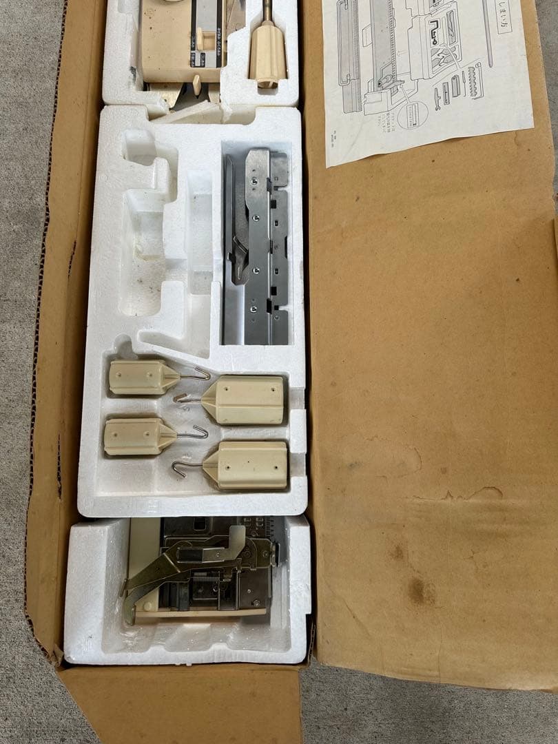 brother ゴム編み機　KR-830未確認ジャンク品扱い(H87)