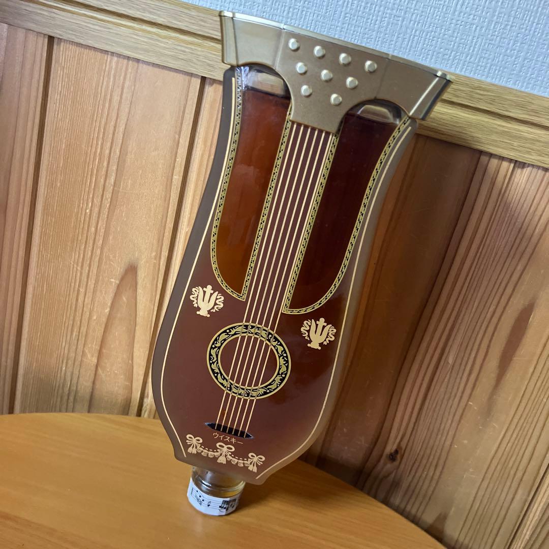 未開封】サントリー 響 リラギター型ボトル - 希少な旋律を