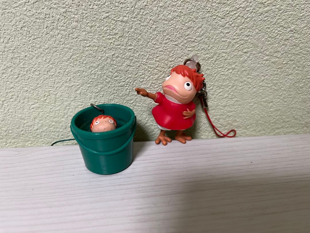 崖の上のポニョ　半魚人　バケツ　ストラップ　キーホルダー 崖の上のポニョ おさかなから半魚人 ストラップ2点セット 希少品