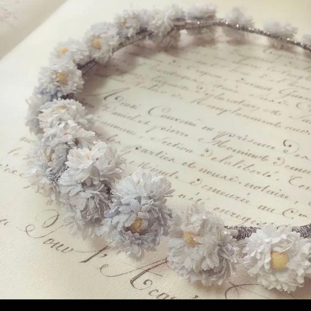 フランス アンティーク　パウダーブルーのデイジーの花冠　布花　コサージュ