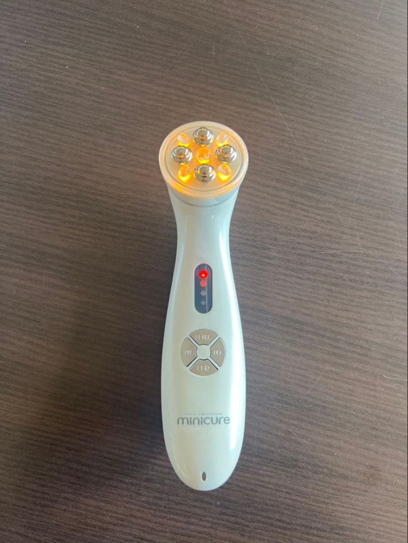 minicure 美顔器 LEDライト機能付き - メルカリ