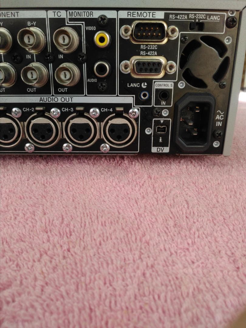 ソニーDVCAM DSR-45中古動作品難ありの出品です❣