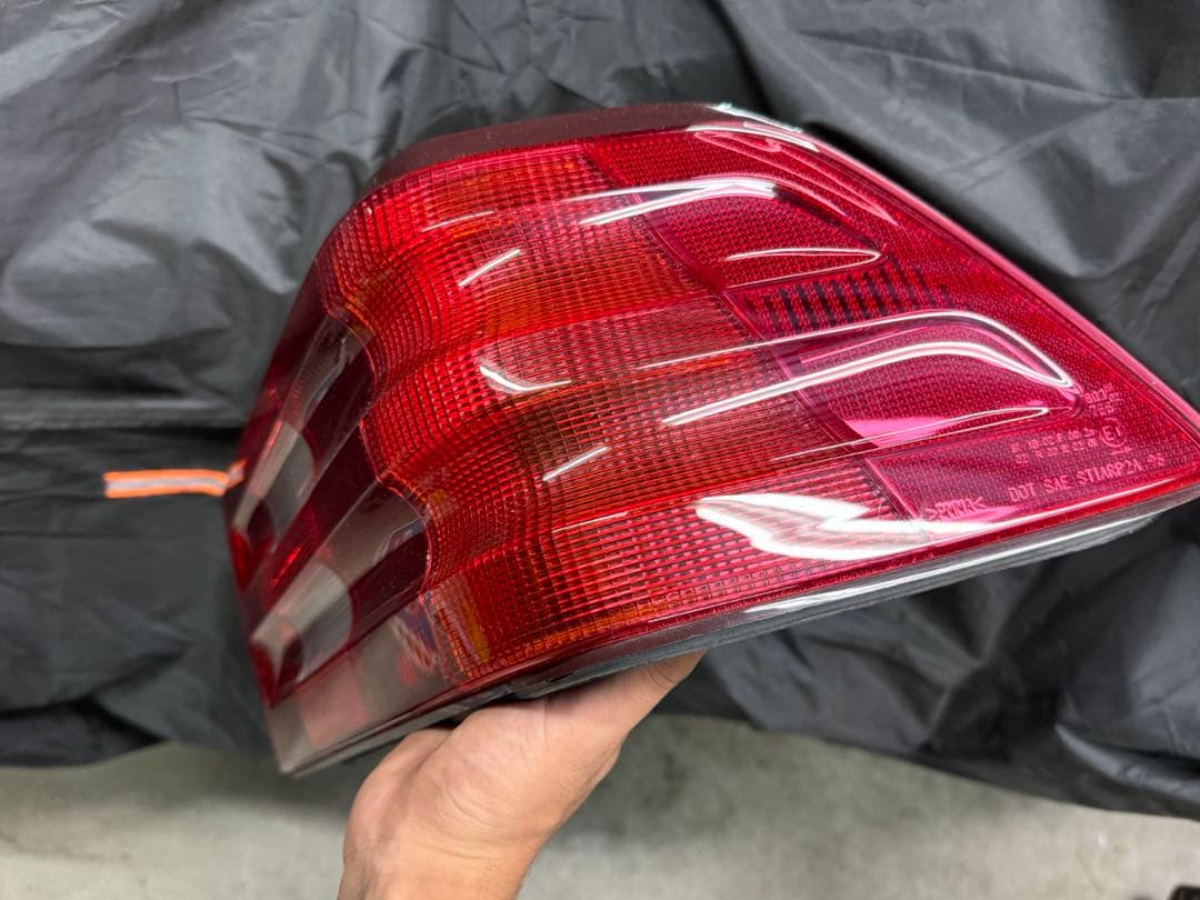 R129 純正テールランプレンズ 左右 新品未使用 ベンツ SL - メルカリ
